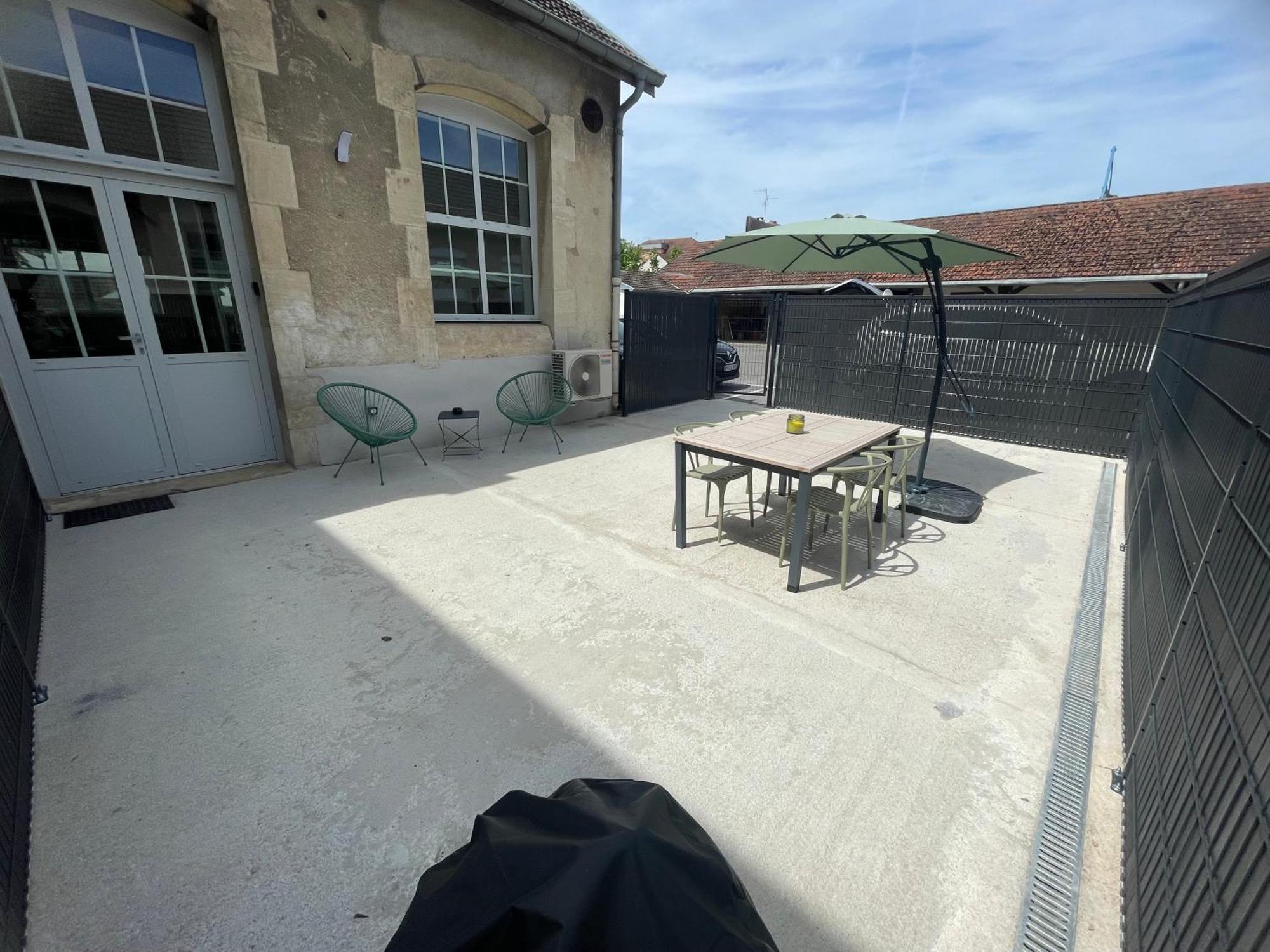 Le Cote Cour Dole Exterior foto